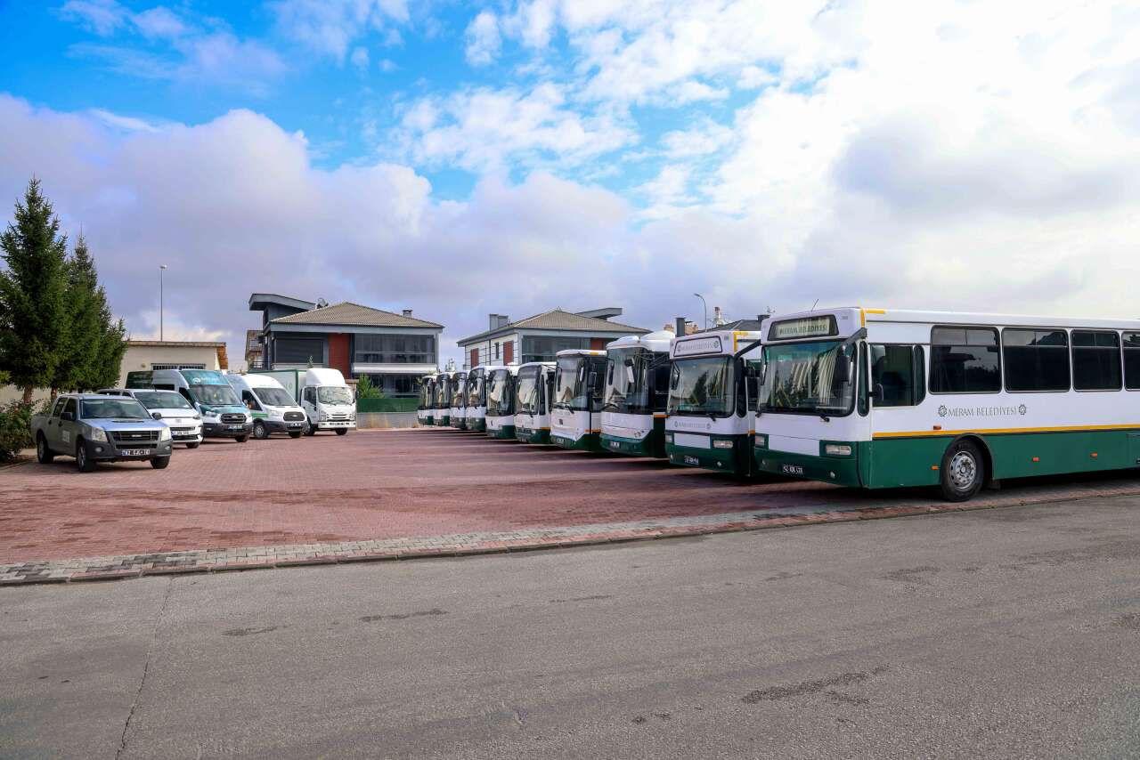 Konya’da 2 yeni araç daha hizmette! Meram’ın taziye filosu 10’a çıktı 1
